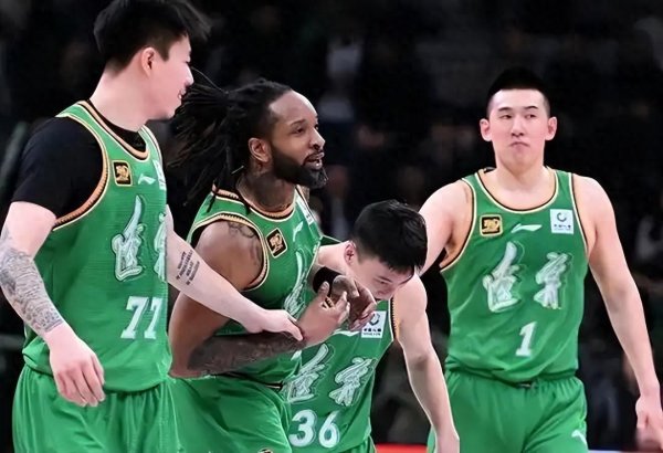 乐红网 名宿之子加盟辽篮，司职后卫，年仅15岁，身高2米03，潜力无限